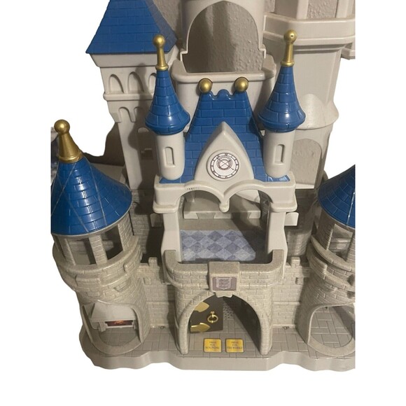 Disney World Cinderella Castle Playset Fireworks Sounds Parks FREE SHIPPING - Picture 11 of 16